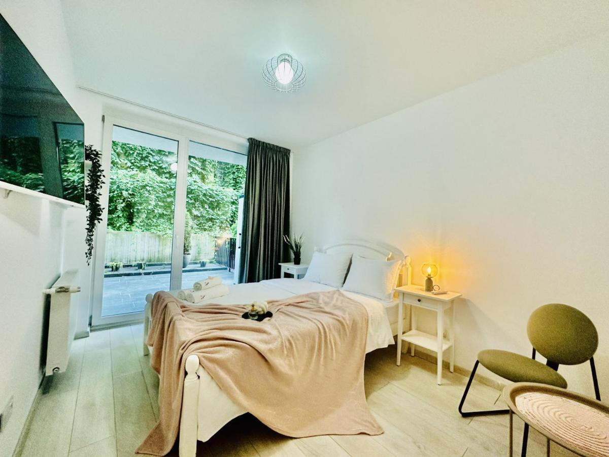 Palfi Apartment With Garden & Parking Cluj-Napoca Extérieur photo